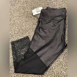 NWT Zyia Active Black Reflective Metallic Light n Tight Hi-Rise 7/8 24” Leggings